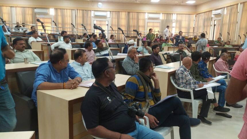 RMCની આંગણવાડીઓના સેંકડો ભુલકાઓ આર.ઓ. ફિલ્ટર વગરનું પાણી પીવે છે!