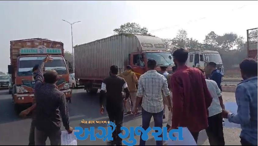 હિટ એન્ડ રનના સૂચિત કાયદાના વિરોધમાં ટ્રક ચાલકોનું ચક્કાજામ