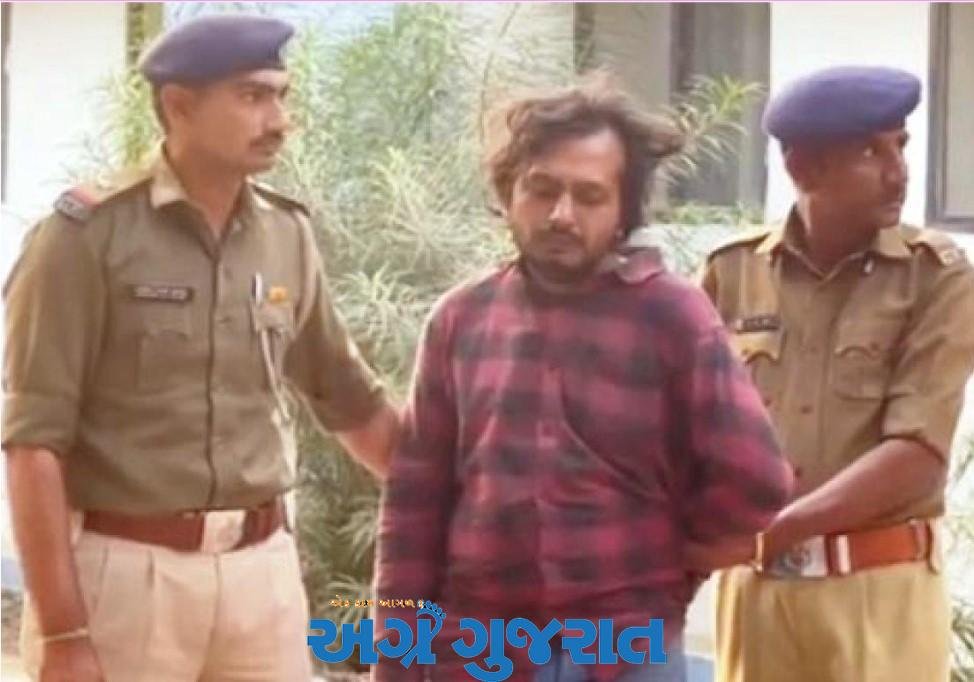 મહાચોર! : દ્વારકા પોલીસની ગાડી ચોરી