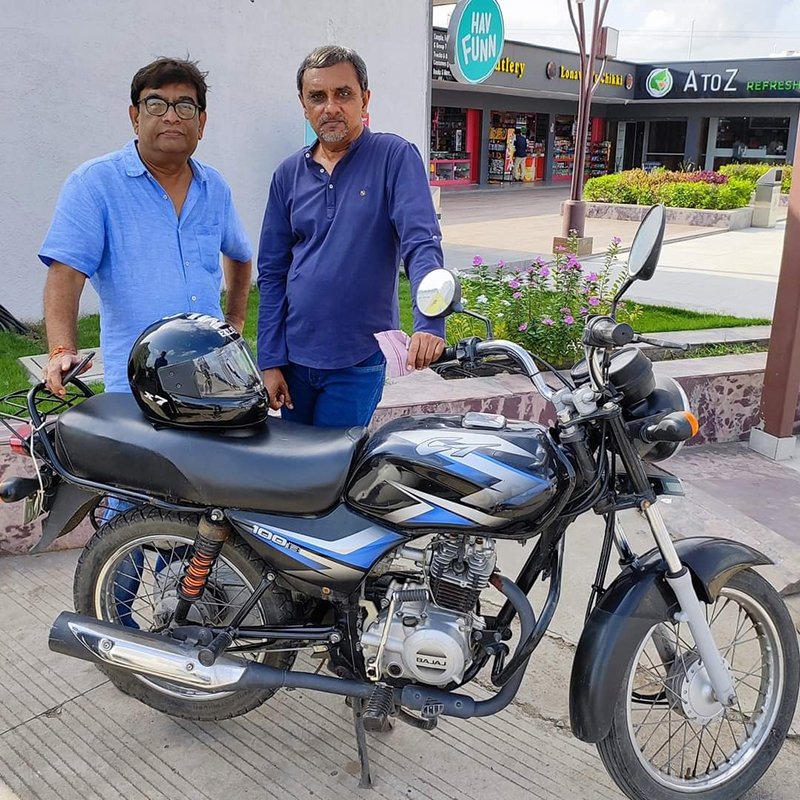 નિલેશ રૂપાપરાના મૃત્યુ બાદ દિલીપભાઇનું સોશિયલ મીડિયા પર લખાણ વેરવિખેર લાગતુ હતું : જય વસાવડા
