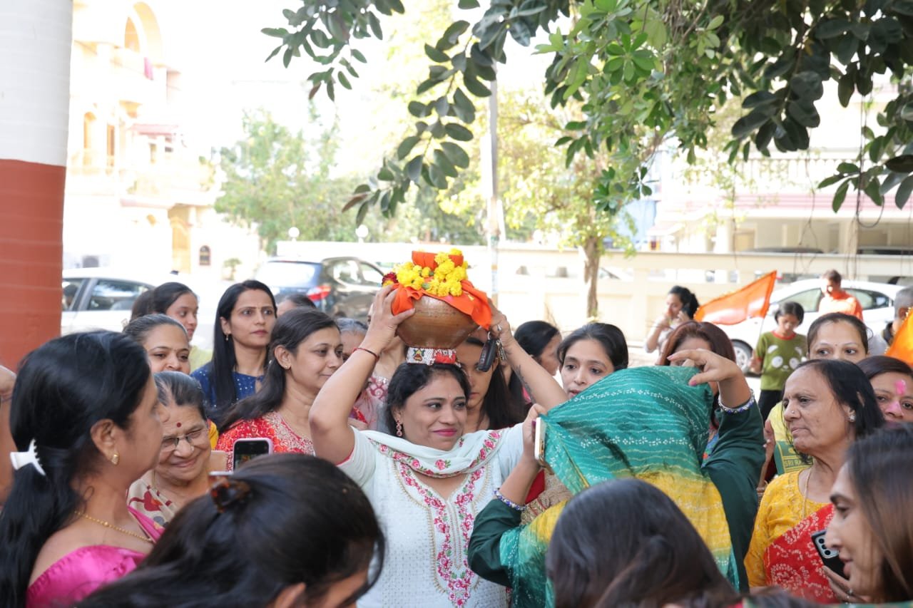 ધર્મ કોઇનો ઇજારો નથી : નયનાબાનો ધ્રુજારો