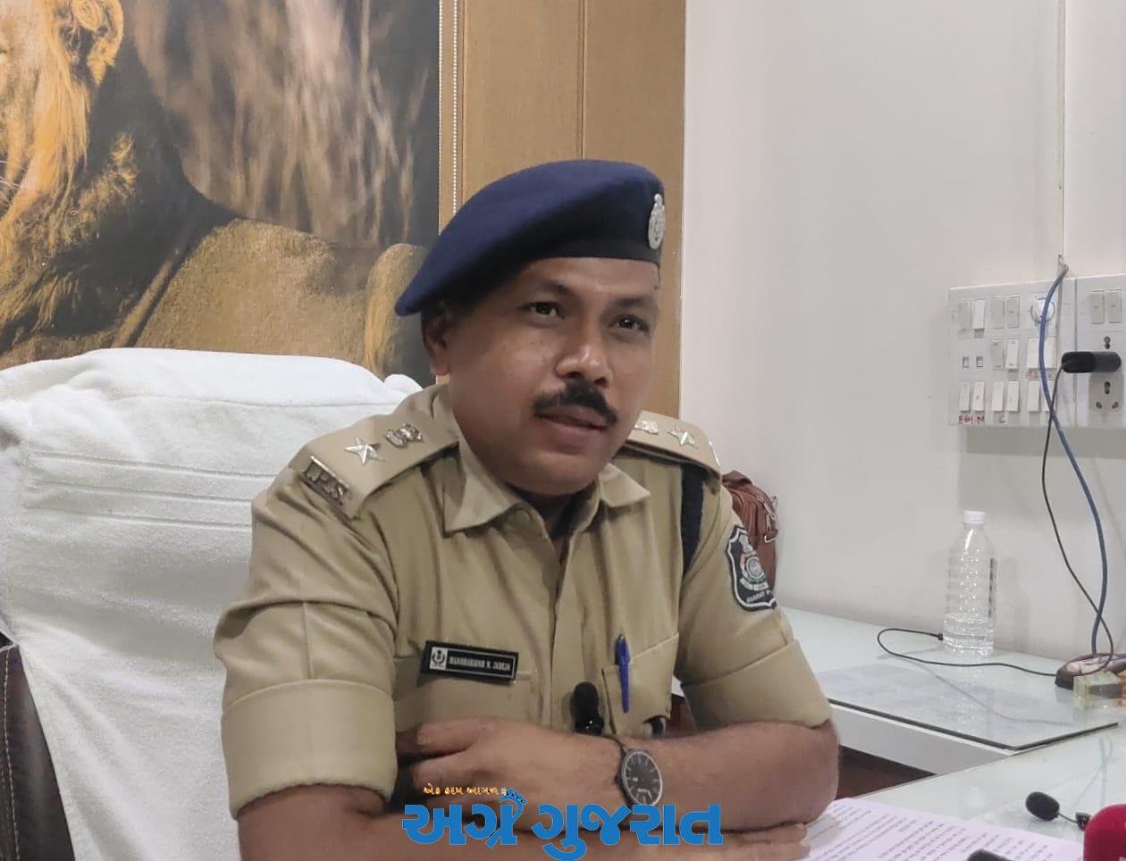 ગીર સોમનાથ પોલીસમાં મોટા પાયે ફેર બદલ,ત્રણ પી.આઇ.,ત્રણ પી.એસ.આઇ. સહિત ૧૦૦થી વધુ પોલીસની બદલીના આદેશ