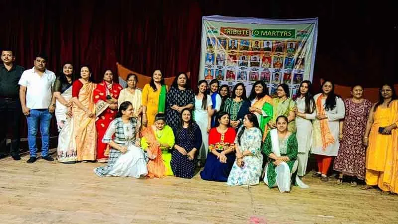 વેલેન્ટાઈન્સ ડે ના દિવસે શહીદોને શ્રદ્ધાંજલિ