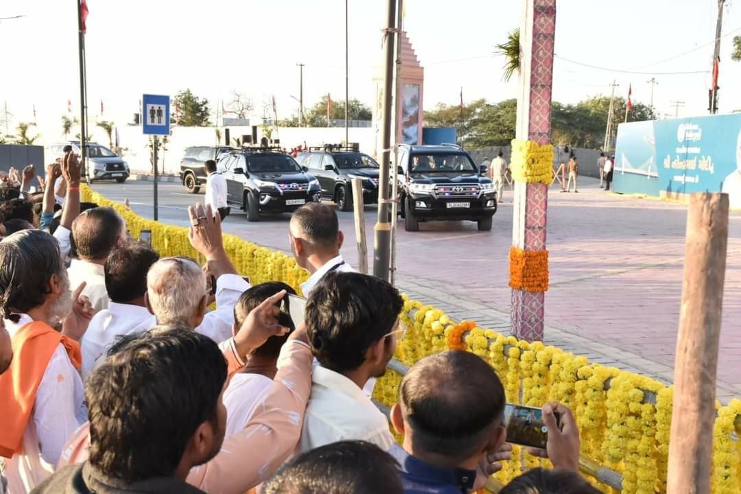 પીએમ મોદીને હર્ષભેર આવકારતા બેટ – દ્વારકાના નાગરિકો