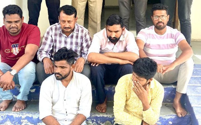 ચાણસ્મા પોલીસે રેલવે લાઇનના કોપર વાયરની ચોરી કરનાર ૬ ને દબોચી લીધા