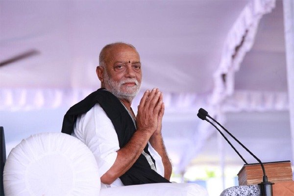 ઝારખંડની ટ્રેન દુર્ઘટનામાં જીવ ગુમાવનાર લોકોને મોરારીબાપુએ આપી શ્રધ્ધાંજલિ