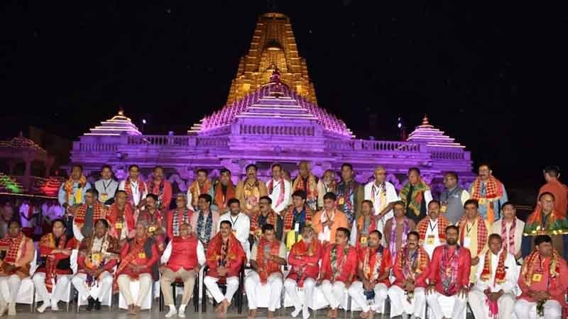 શ્રી ૫૧ શક્તિપીઠ પરિક્રમા મહોત્સવ: ગબ્બર ખાતે મંત્રીઓ-ધારાસભ્યો ગરબે રમ્યા