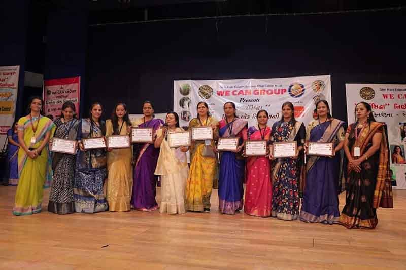 1100 મહિલાઓનું મીઠાઈ, ગંગાજળ, ફૂલ વગેરે આપી કરાયું સન્માન