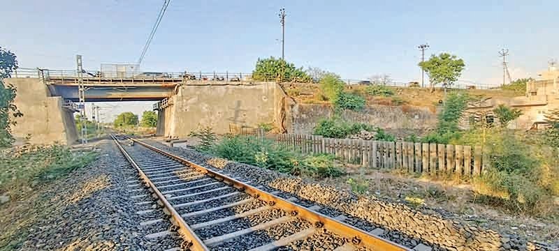 સાંઢિયાપુલ તોડતા પહેલા ભોમેશ્વર ફાટક પહોળું નહી થાય તો સર્જાશે જબ્બર ટ્રાફિક સમસ્યા