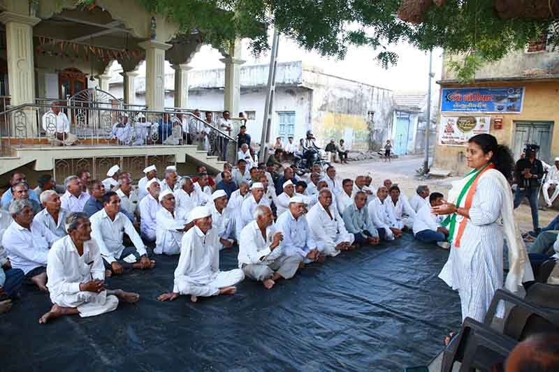કુંકાવાવ તાલુકામાં કોંગ્રેસ ઉમેદવારનો જનસંપર્ક કાર્યક્રમ યોજાયો