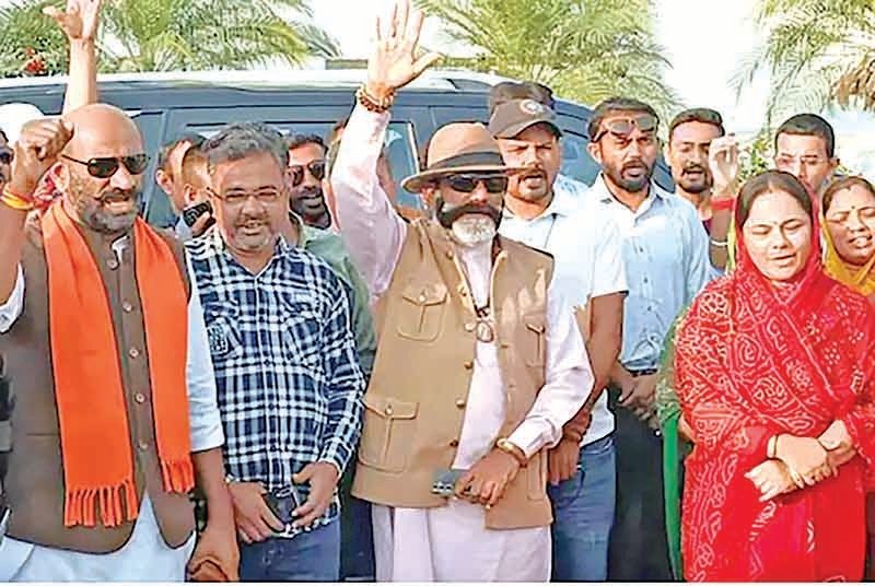 ઓલ ઇઝ નોટ વેલ : ભાજપની પ્રયોગ શાળામાં સુકા સાથે લીલું બળે છે