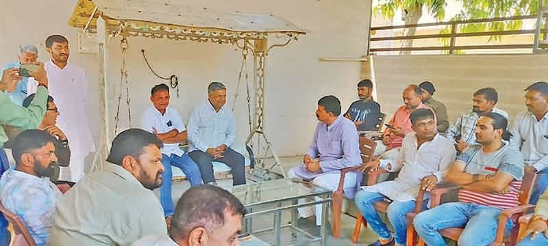 રૂપાલા સામે પરેશ ‘રેસ’માં આવશે