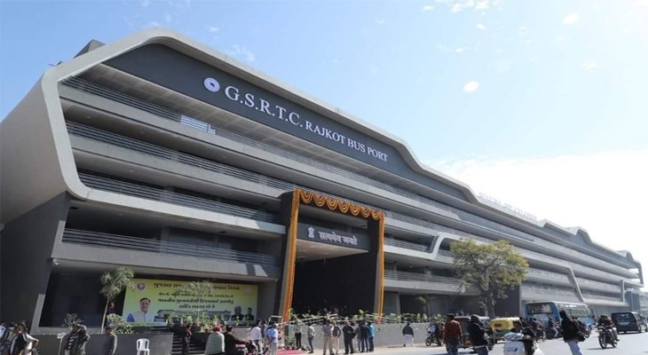 કાળઝાળ ગરમીમાં રાજકોટ એસ.ટી.બસ પોર્ટનો પંખો બંધ