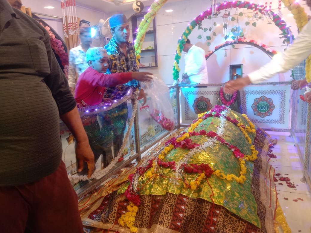 ચાણસ્મા તાલુકાના રણાસણ ગામે હિન્દુ-મુસ્લિમ એકતાના પ્રતિકરૂપ કરણસા પીર દાદાનો ઉર્સ યોજાયો