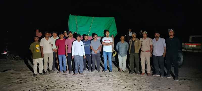 દિવમાંથી અંતે વનરાજને પાંજરે કેદ કરતું વન તંત્ર