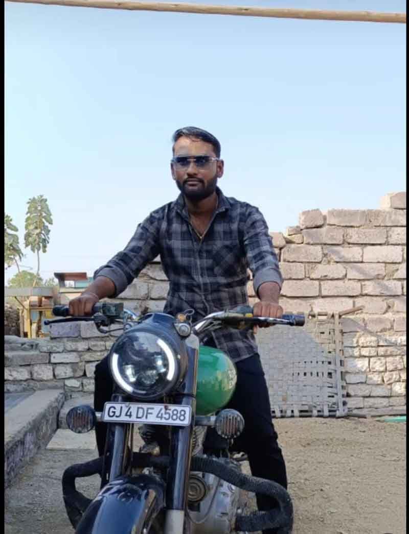 અમરેલી જિલ્લામાં રાજુલા શહેરમાં યુવકનું મૂંઢ માર મારી ગળું દબાવી હત્યા કરી ગળાફાંસો ખવડાવી લટકાવી દેતા 24 કલાક બાદ બીજો હત્યાનો ગુન્હો નોંધાયો