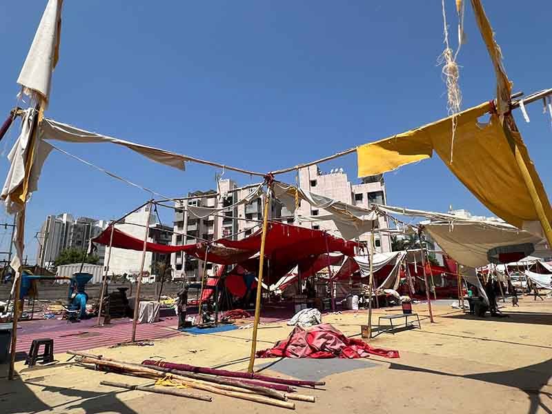 રાજકોટમાં મસાલા માર્કેટનું સામિયાણું કડડડભૂસ : અનેક જગ્યાએ વૃક્ષો ધરાશાયી