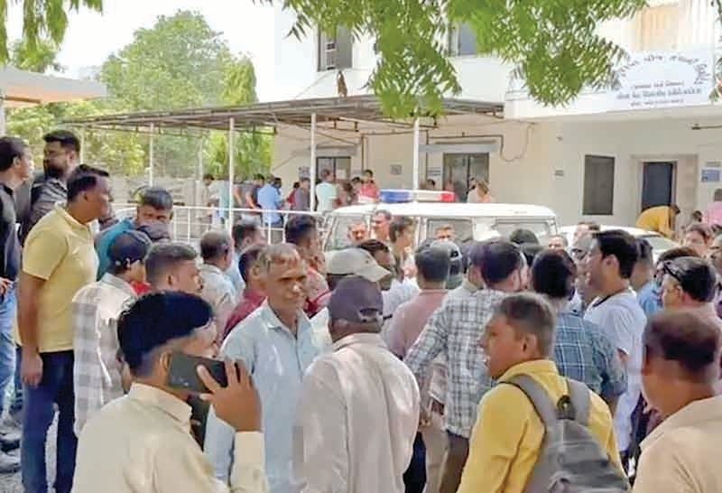 સ્માર્ટ મીટરમાં ગરબડ : ગ્રાહકોને સ્માર્ટ રીતે ખંખેરવાની વીજ કંપનીની તરકીબ