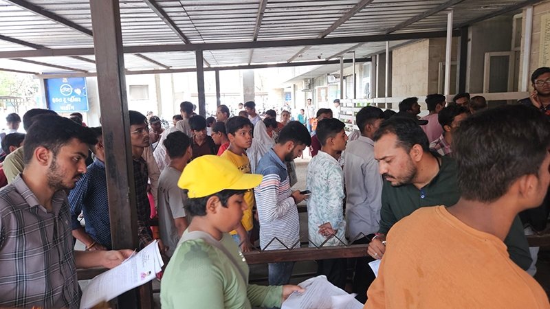 બહુમાળીમાં નોનક્રિમીલેયર દાખલા માટેનો ઘસારો ઘટાડવા વધુ એક બારી શરૂ