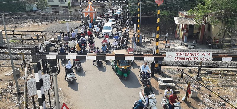 ટ્રાફિક જવાન ફરજમાં નહી મૂકાતા ભોમેશ્વરમાં વાહનોની કતાર