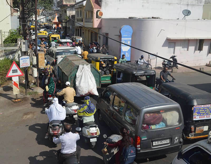 સાંઢિયાપુલના ડાયવર્ઝનની અંધાધૂંધી સામે વકિલો મેદાને