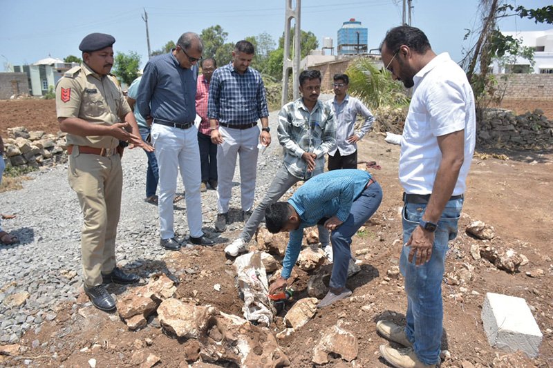 સુત્રાપાડાના કદવાર નજીક નર્મદા પાઇપલાઇનમાંથી પાણી ચોરીનું કૌભાંડ ઝડપાયું