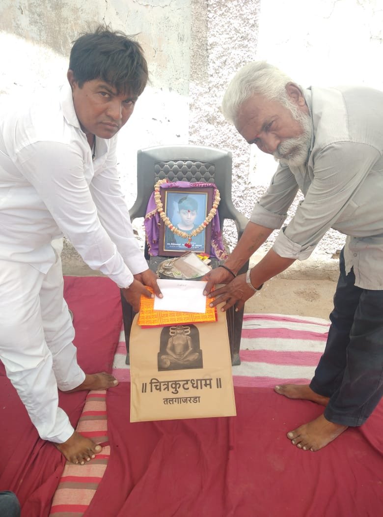 મોરબી અને બોટાદ નજીક પાણીમાં ડૂબી જતાં માર્યા ગયેલાઓને મોરારિબાપુની શ્રધ્ધાંજલિ