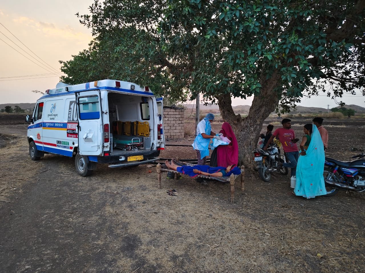 રાજુલા :108ની ટીમે વાડીમા જ અતી જોખમી સગર્ભા માતાની પ્રસૂતિ કરાવી માતા અને બાળક નો જીવ બચાવ્યો.