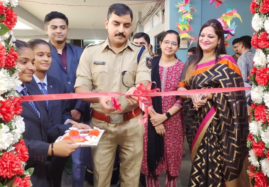 મોરબી જીલ્લા પોલીસવડા રાહુલ ત્રિપાઠીના વરદ્ હસ્તે ઓસેમ સીબીએસસી સ્કૂલ ખાતે હાઈબ્રીડ લર્નિંગનો શુભારંભ.