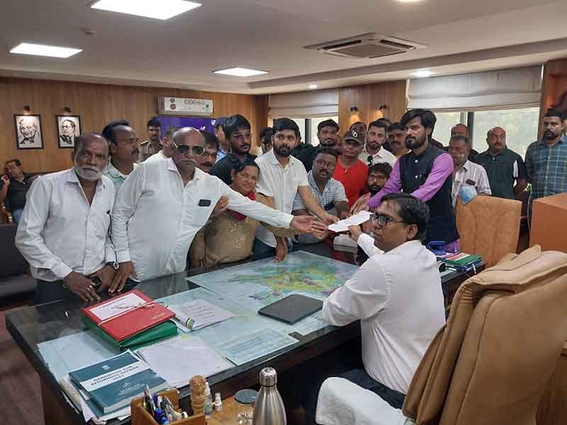 દલિત સમાજની ધીરજ ખૂટી ગઈ છે ; ધારાસભ્યને ગેર લાયક ઠરાવવા કલેકટરને આવેદનપત્ર પાઠવ્યું