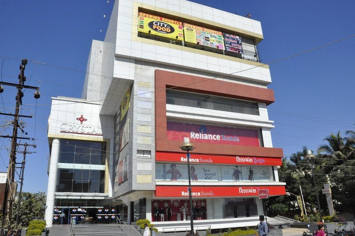 જામનગરના મોલના મામલે પૂર્વ મંત્રીને દુ:ખે છે પેટ અને કુટે છે માથુ