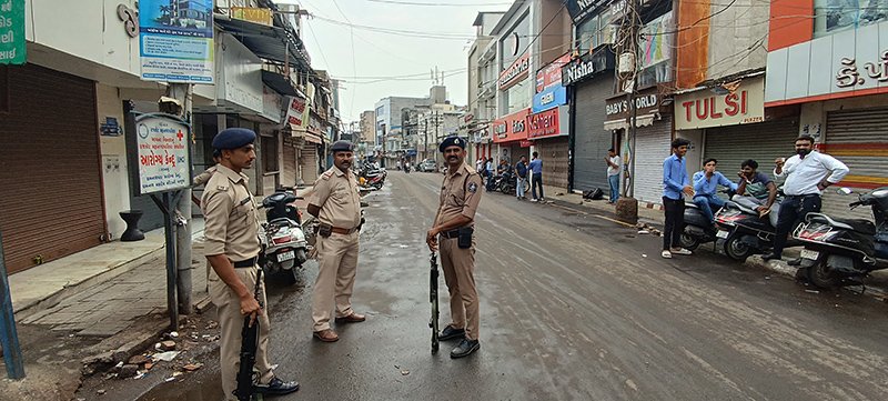 રાજકોટ સજ્જડબંધ : લોકરોષ વ્યકત થયો