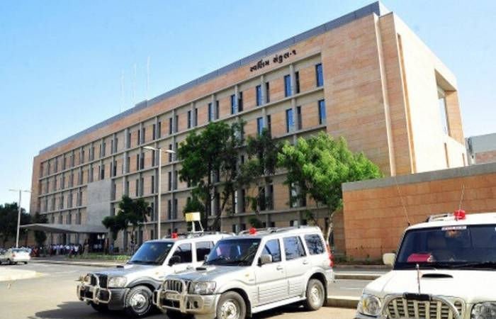 રાજકોટ દુર્ઘટનામાં પડદા પાછળના નેતાઓ સામે સરકાર પગલાં લેશે ?