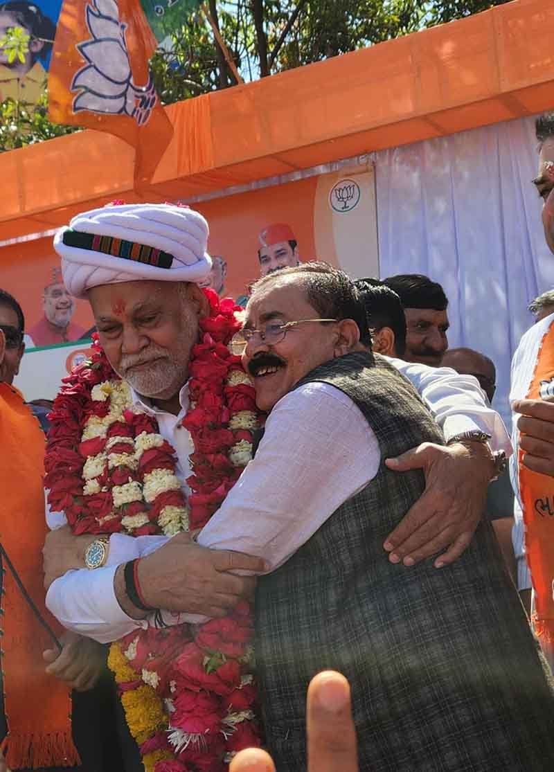 લોકસભાની ચૂંટણીમાં રૂપાલા સાથે દરેક સંજોગોમાં અડીખમ રહ્યા મોકરિયા