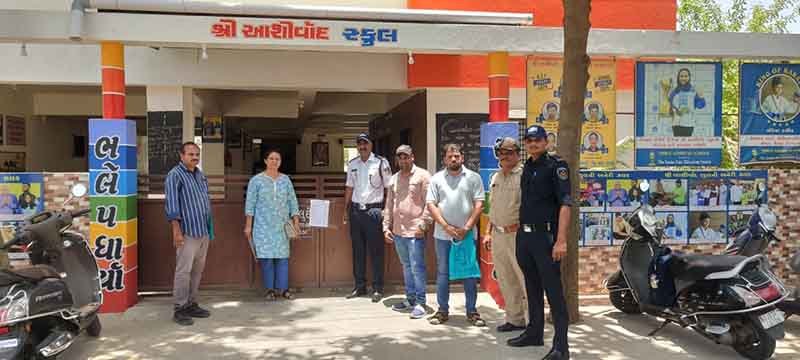 સાગઠિયાએ કવરાવ્યા, હવે રાજકોટના વેપાર ધંધા ઉપર તંત્રની ધોંસ