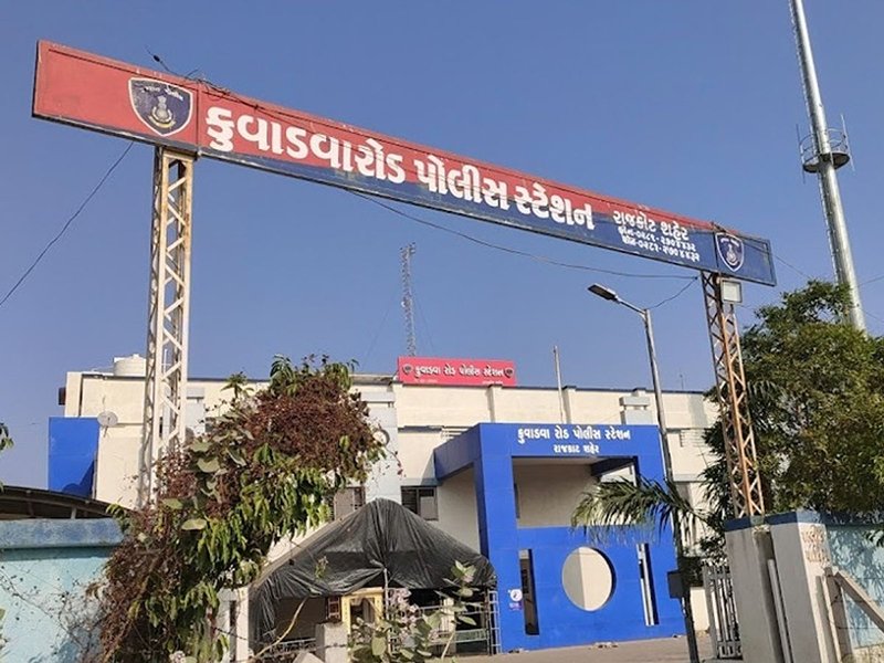 કથિત કસ્ટોડીયલ ડેથ મામલો : પોલીસ કમિશનર ધગ્યા નહીં, હાઇકોર્ટની ફટકાર પડતાં હવે હત્યાનો ગુનો દાખલ કર્યો