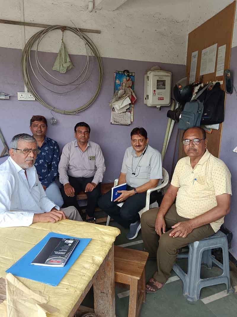 મોટી પાનેલી લાઇટ ટ્રિપિંગ અંગે ધોરાજી PGVCLને ધારાસભ્ય મહેન્દ્ર પાડલીયાએ રજૂઆત કરી