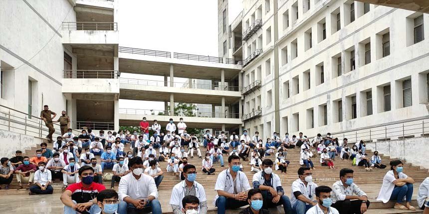 GMERS ૧૩ મેડિકલ કોલેજોમાં પોણાબે લાખનો ફી ઘટાડો