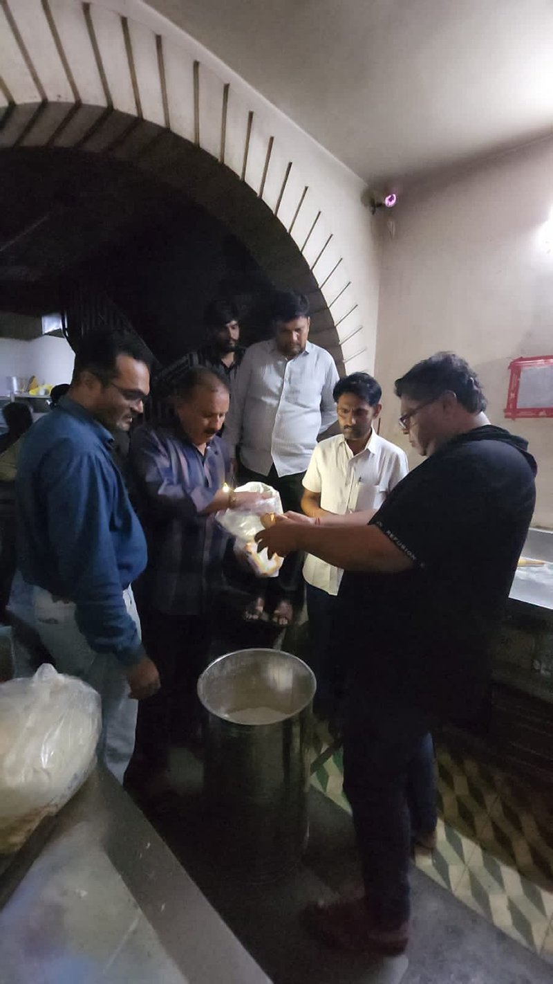 મનપાના ચેકીંગમાં ગીરીરાજ હોસ્પિટલની કેન્ટિનમાં જીવાત-ધનેડાં મળ્યાં