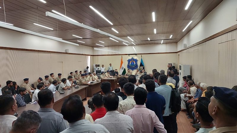 સુરતમાં પથ્થરમારાની ઘટના બાદ રાજકોટમાં પોલીસ એલર્ટ