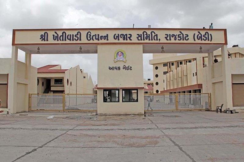 ગોંડલમાં ચાઇનીઝ લસણ આવ્યું : ઉગ્ર વિરોધ વચ્ચે યાર્ડો બંધ