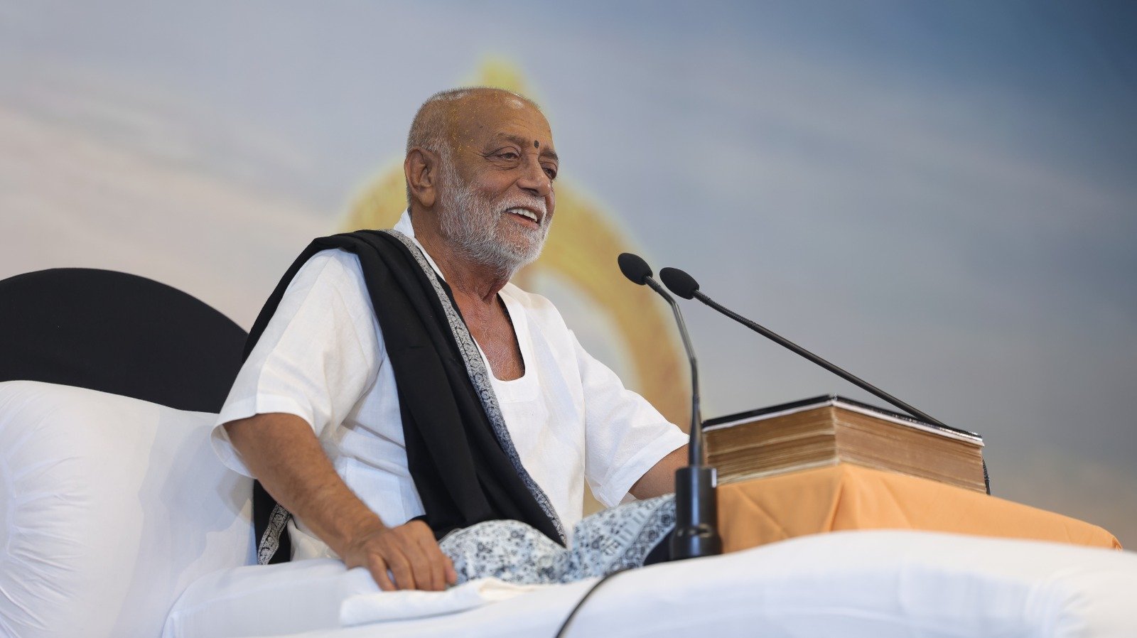  કથા સાંભળવાનો અહંકાર સપનામાં પણ ન કરવો : મોરારિબાપુ