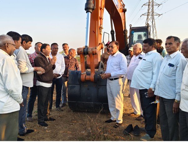 ગીરગંગા પરિવાર ટ્રસ્ટ દ્વારા ઉપલેટાના મેરવદર ગામમાં ચેકડેમનું ખાતમુહૂર્ત