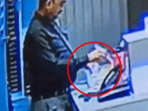 રાજકોટમાં અર્જુન જવેલર્સના કેશિયરની પેઢીના નામે 2 કરોડોની ઠગાઈ