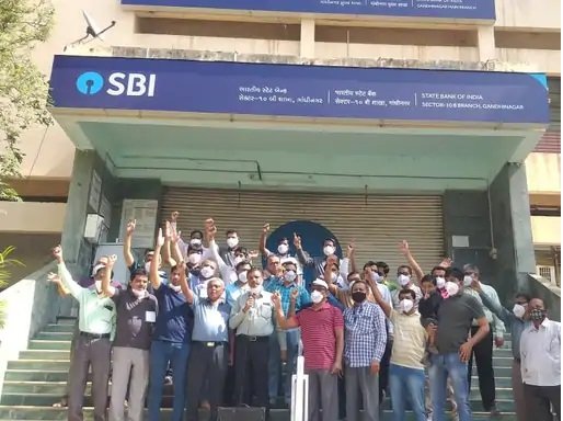 મંગળવારે ૮ લાખ બેંક કર્મચારીઓની હડતાલ  : રાજકોટના 1500 કર્મીઓ જોડાશે