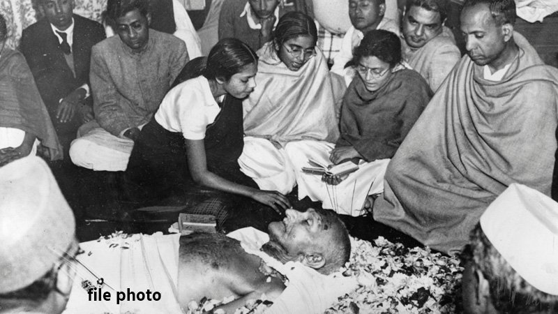 30 જાન્યુઆરી મહાત્મા ગાંધી નિર્વાણ દિવસ : ગોળીએ દેહ લીધો, વિચાર આજે પણ જીવંત