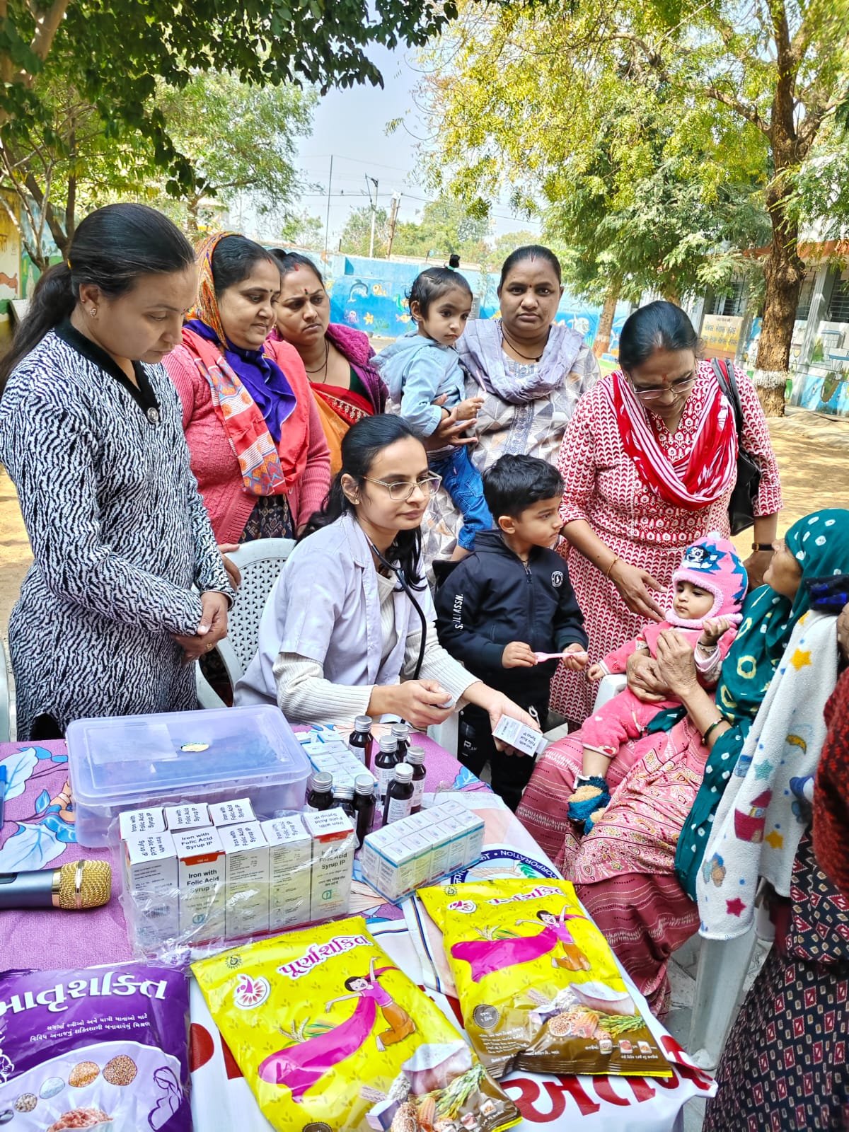 ભગવતીપરામાં જ્યોતિબા ફુલે પ્રાથમિક શાળામાં બાળકોનો આરોગ્ય તપાસણી કેમ્પ