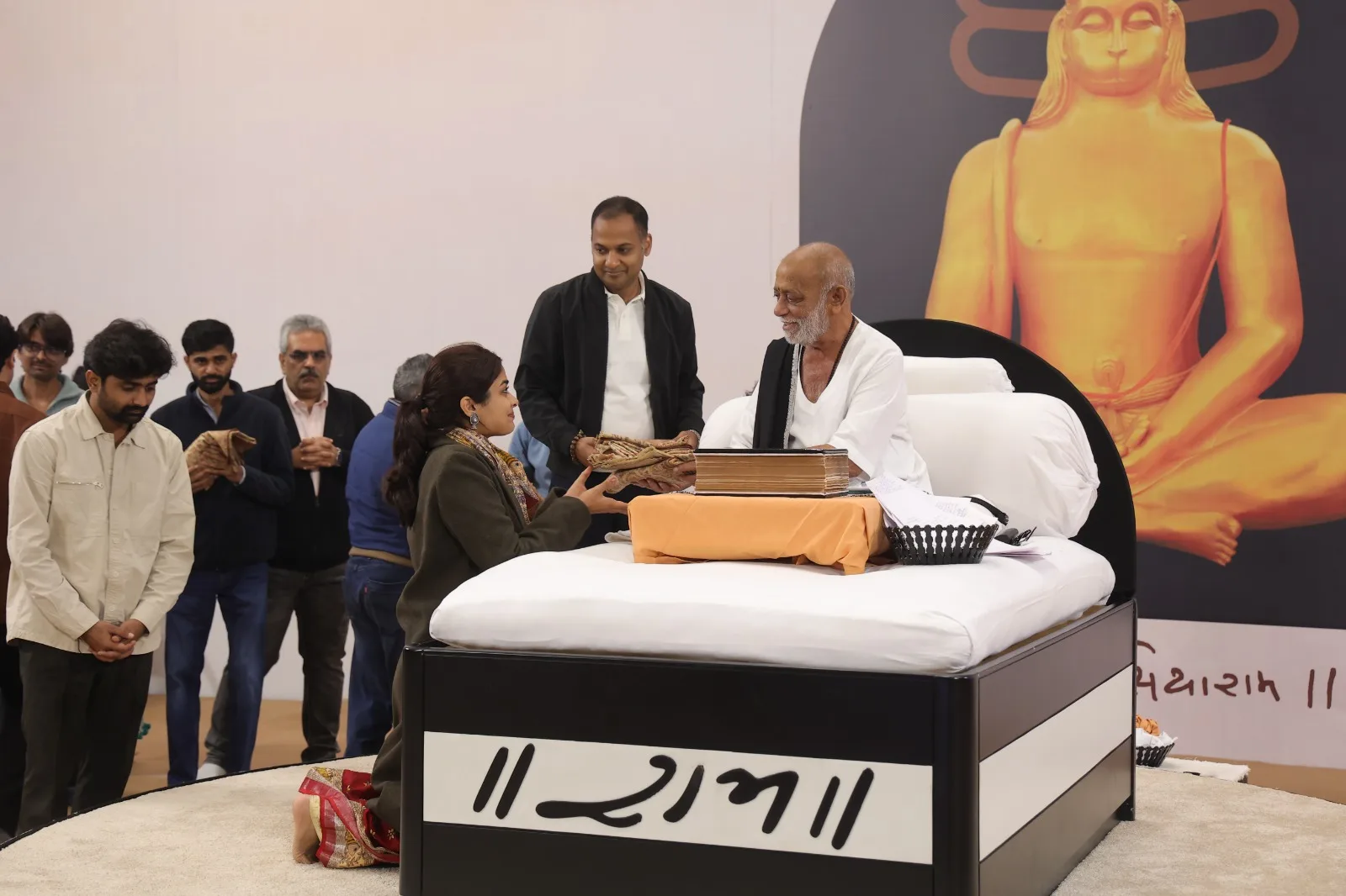  સાધુને શોધો નહીં, સાધુ તમને શોધી લેશે: મોરારિબાપુ