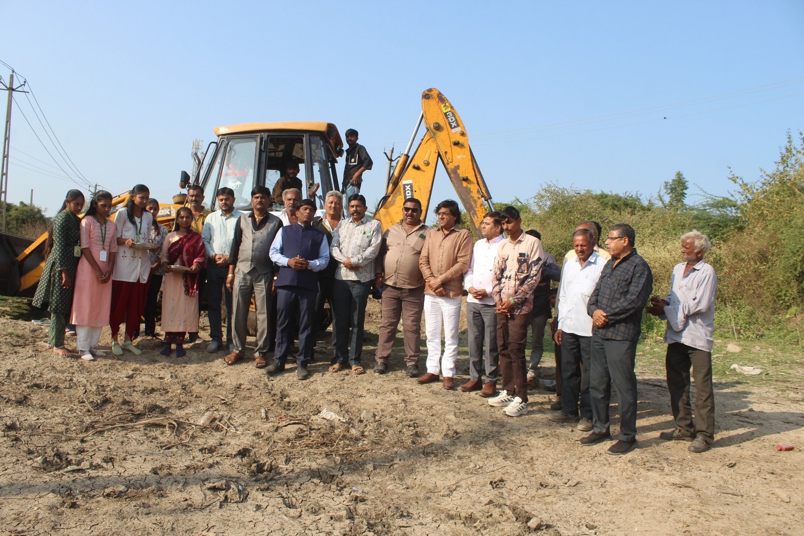 જૂનાગઢના ચોકલી ગૌશાળા દ્વારા ચેકડેમનું ખાતમૂર્હુત