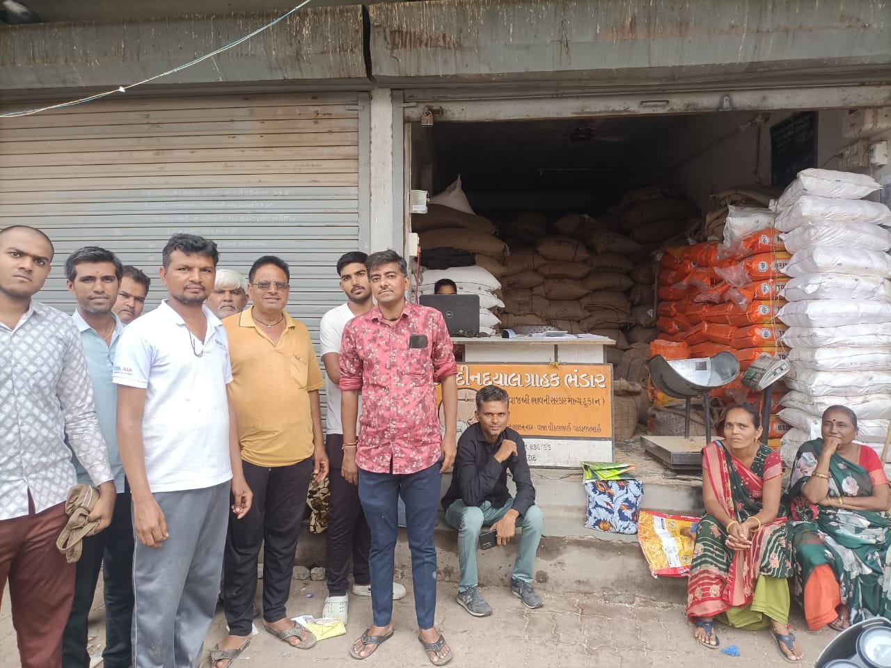 કમિશન વધારા સહિતની મુખ્ય માંગણીઓ નહી સંતોષાતા રેશનીંગ સંચાલકો ફરી મેદાને